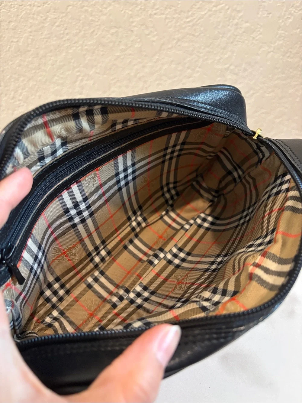 Burberrys Vintage Leather Travel Toiletry Bag Black